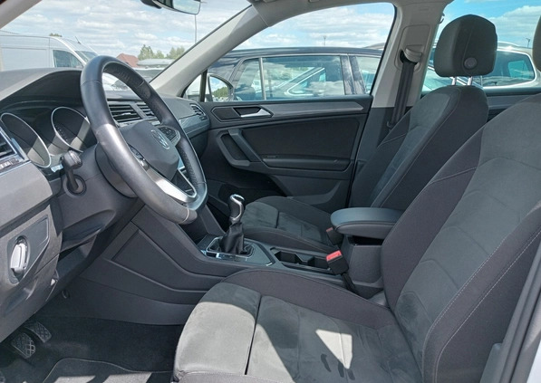 Volkswagen Tiguan cena 104900 przebieg: 82770, rok produkcji 2020 z Buk małe 529